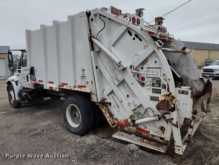 image for item JK9132 2006 International 4200  refuse truck