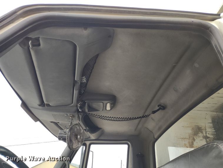 image for item JK9132 2006 International 4200  refuse truck