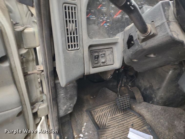 image for item JK9132 2006 International 4200  refuse truck