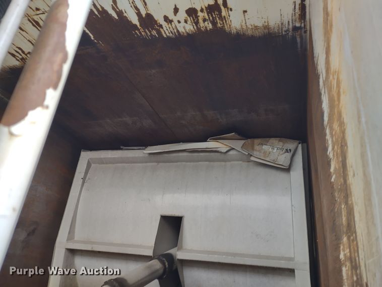 image for item JK9132 2006 International 4200  refuse truck