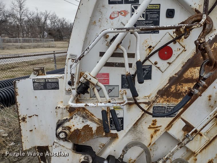 image for item JK9132 2006 International 4200  refuse truck