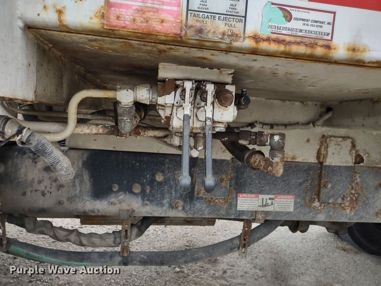 image for item JK9132 2006 International 4200  refuse truck