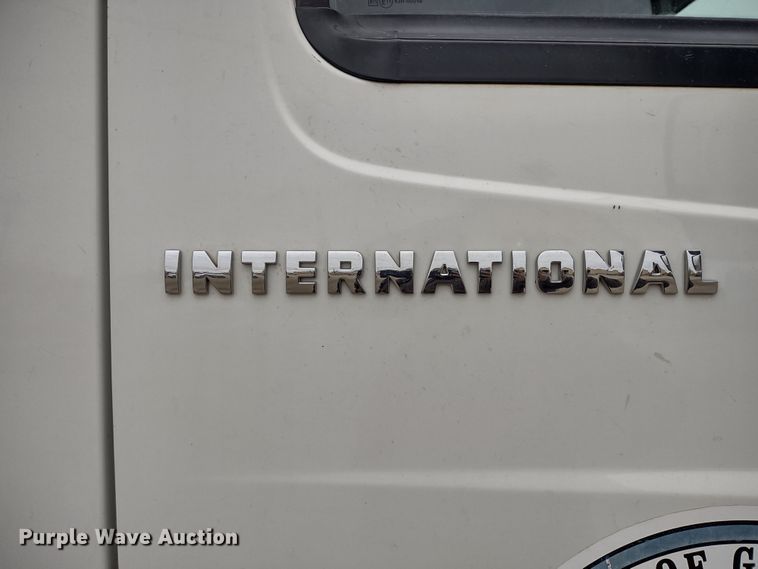 image for item JK9132 2006 International 4200  refuse truck