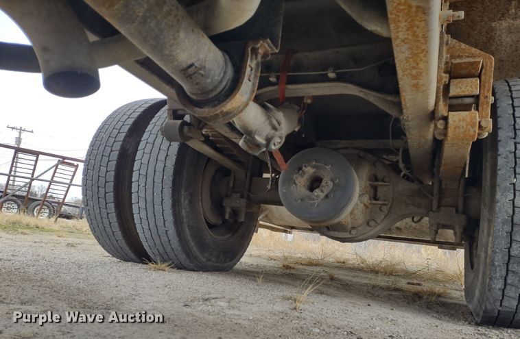 image for item JK9132 2006 International 4200  refuse truck