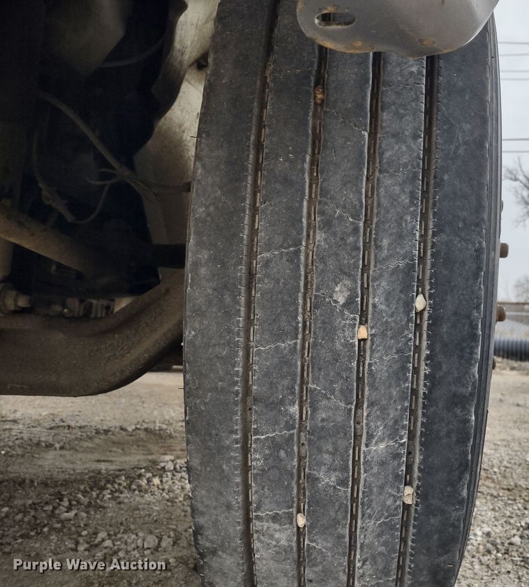 image for item JK9132 2006 International 4200  refuse truck