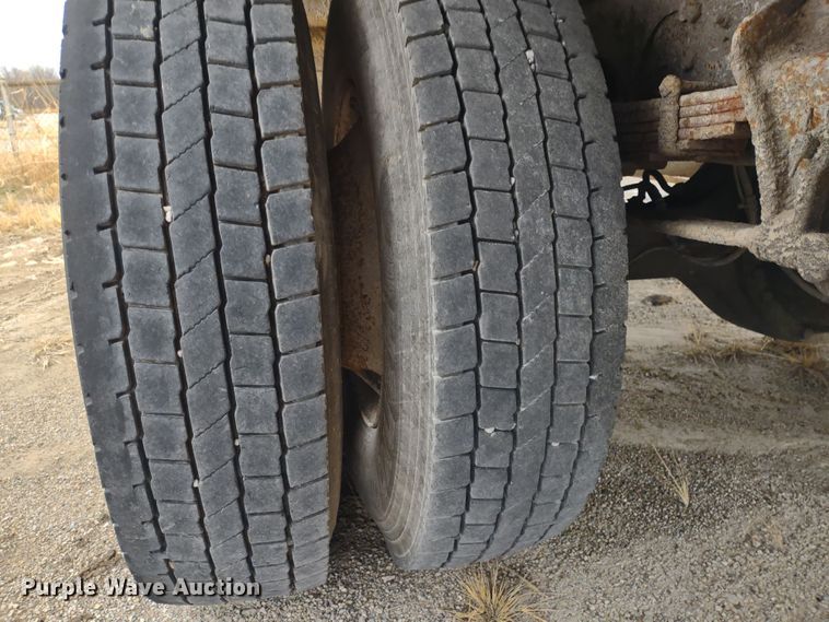 image for item JK9132 2006 International 4200  refuse truck