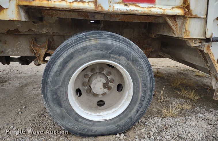 image for item JK9132 2006 International 4200  refuse truck