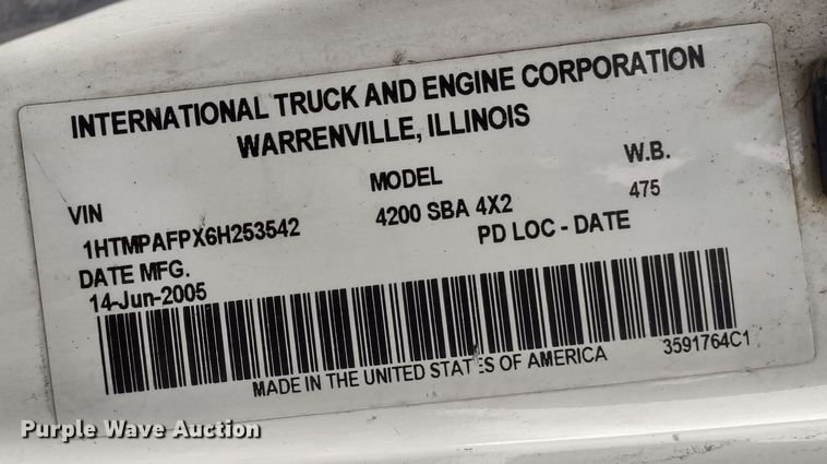 image for item JK9132 2006 International 4200  refuse truck