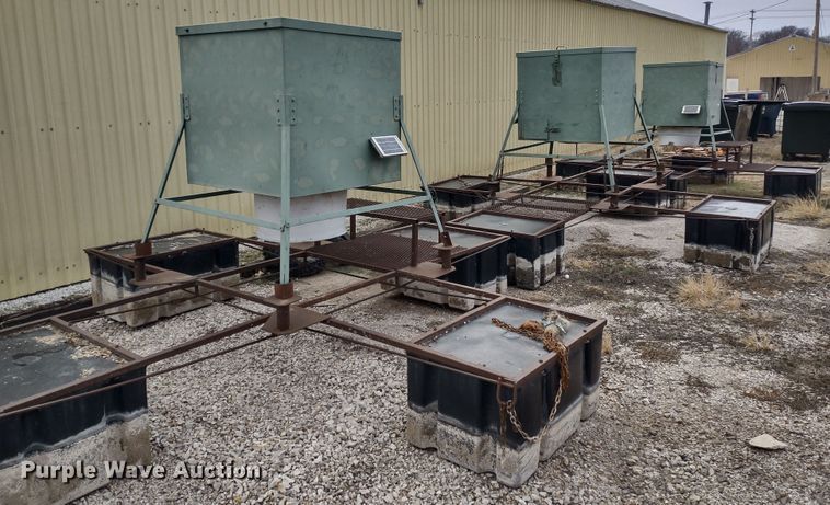 image for item JK9134 (3) fish feeders