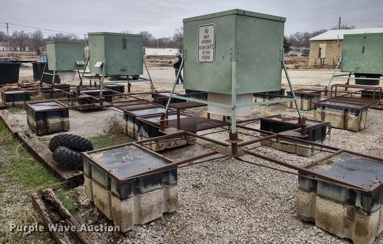 image for item JK9134 (3) fish feeders