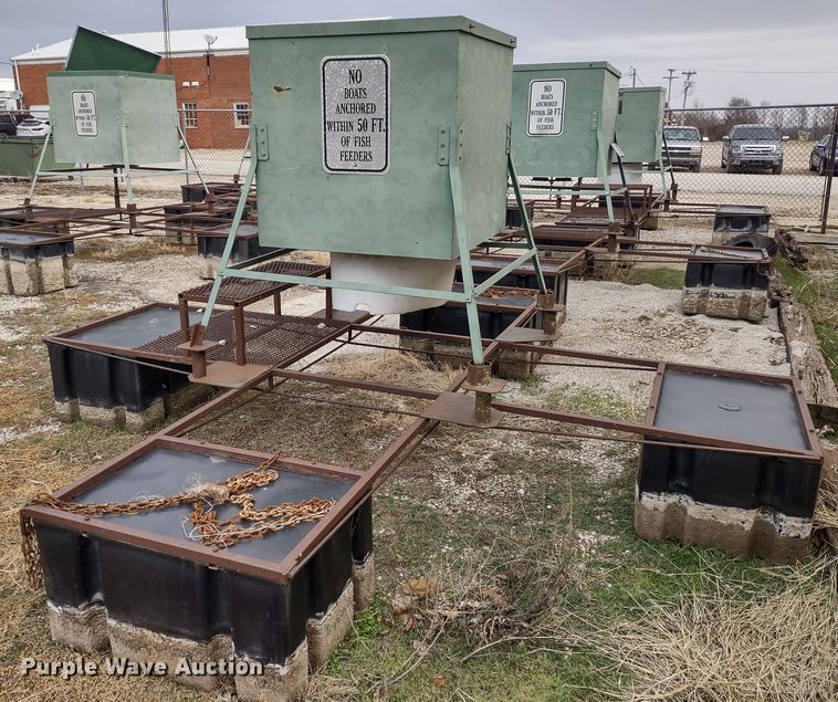 image for item JK9134 (3) fish feeders