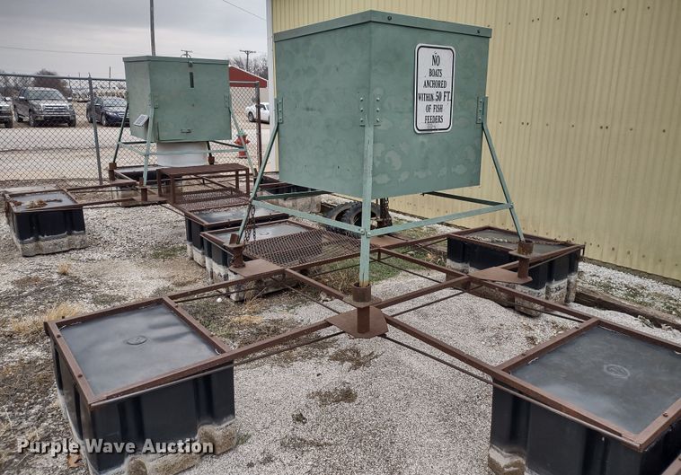 image for item JK9134 (3) fish feeders