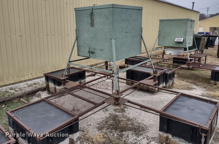 image for item JK9134 (3) fish feeders