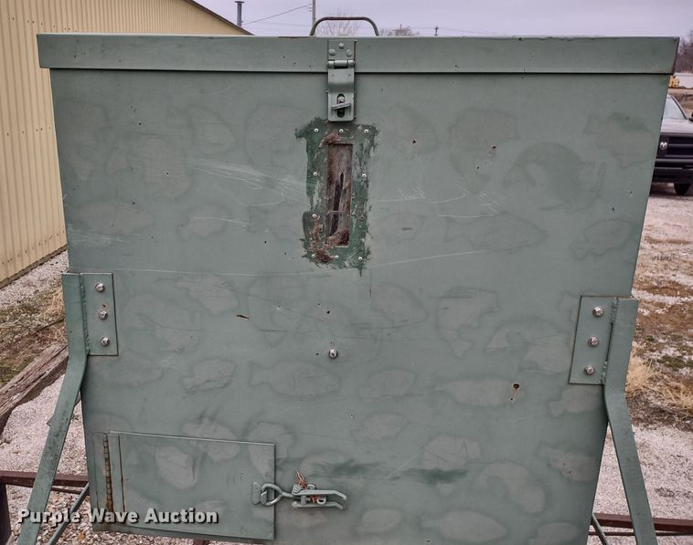 image for item JK9134 (3) fish feeders