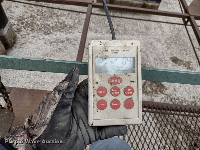 image for item JK9134 (3) fish feeders