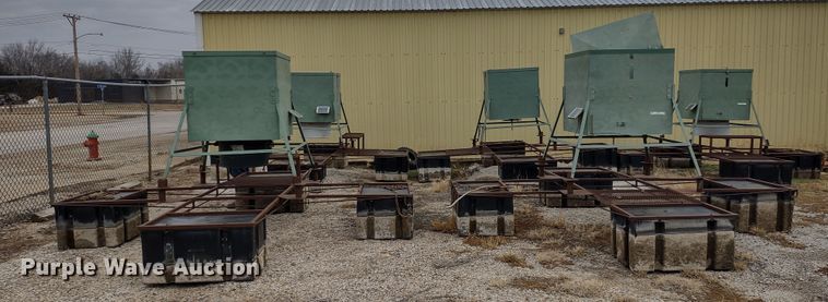 image for item JK9135 (2) fish feeders