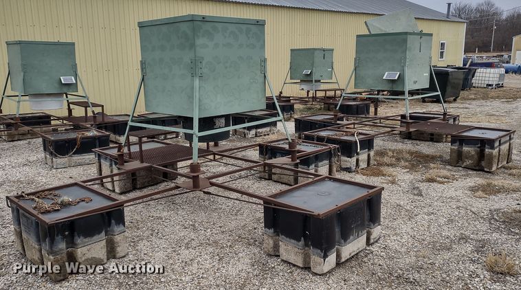 image for item JK9135 (2) fish feeders