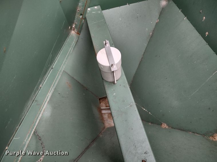 image for item JK9135 (2) fish feeders