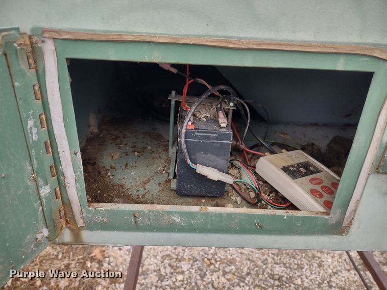 image for item JK9135 (2) fish feeders