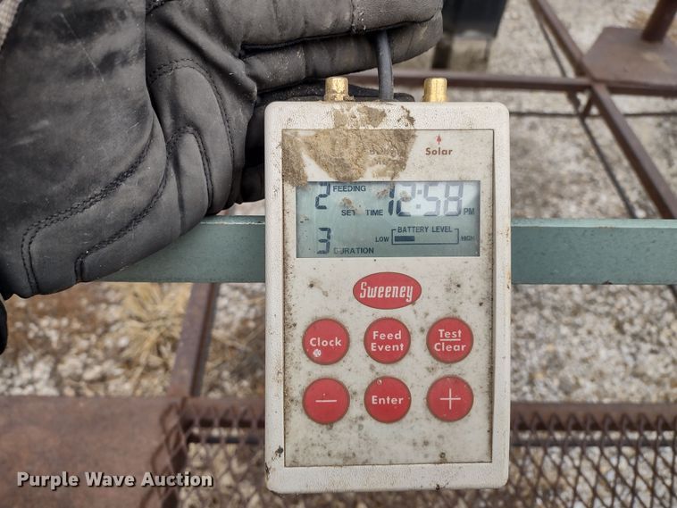 image for item JK9135 (2) fish feeders