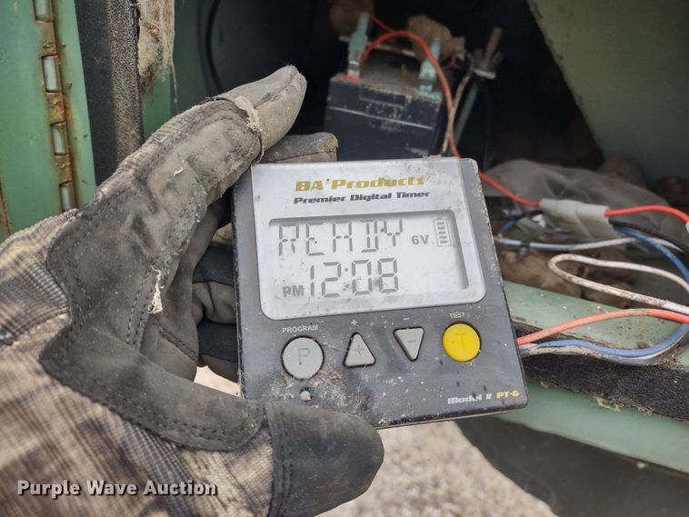 image for item JK9135 (2) fish feeders