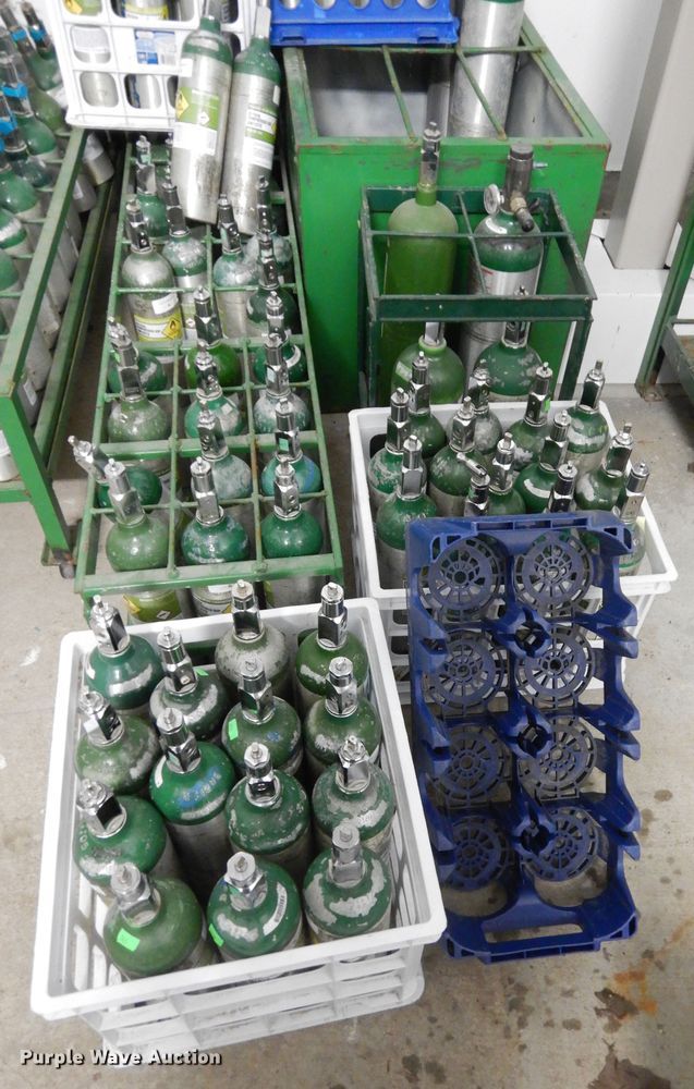 image for item JQ9987 Oxygen bottles