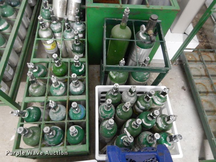 image for item JQ9987 Oxygen bottles