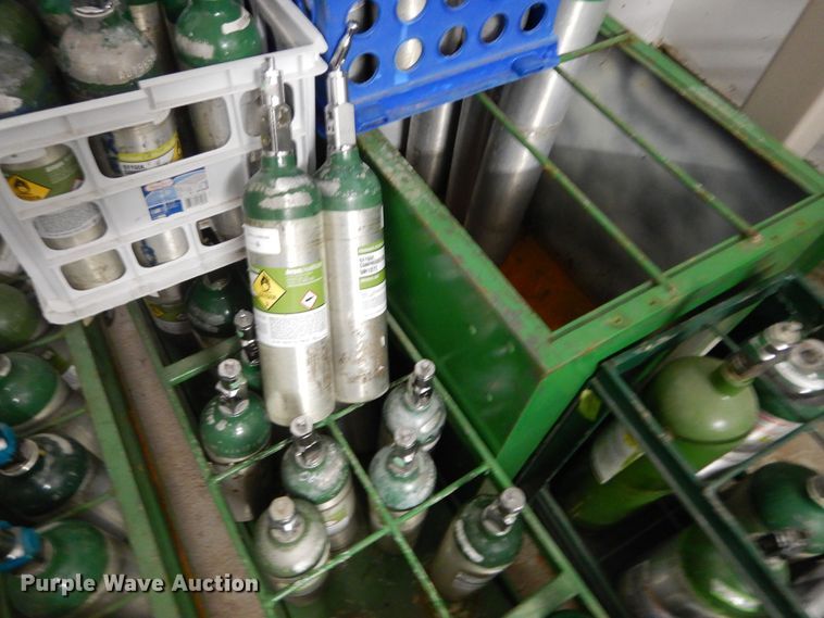 image for item JQ9987 Oxygen bottles