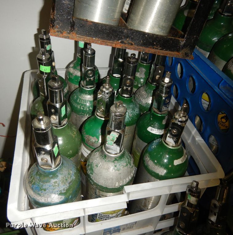 image for item JQ9987 Oxygen bottles