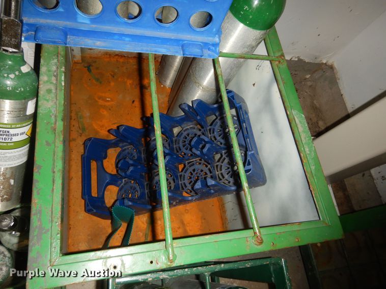 image for item JQ9987 Oxygen bottles