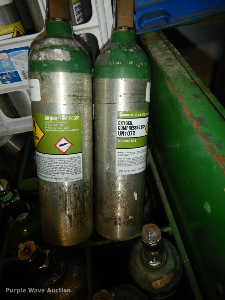 image for item JQ9987 Oxygen bottles