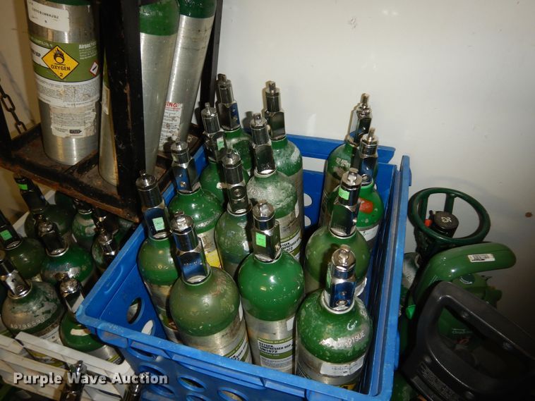 image for item JQ9987 Oxygen bottles