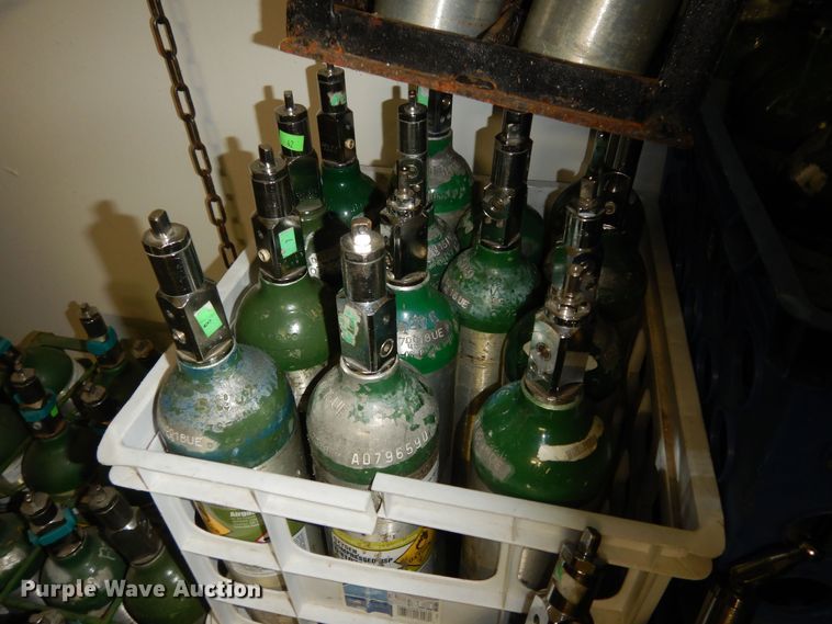 image for item JQ9987 Oxygen bottles