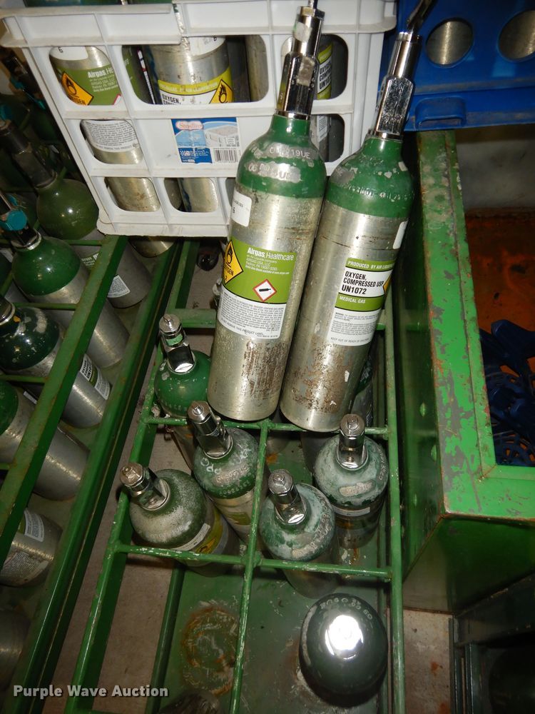 image for item JQ9987 Oxygen bottles