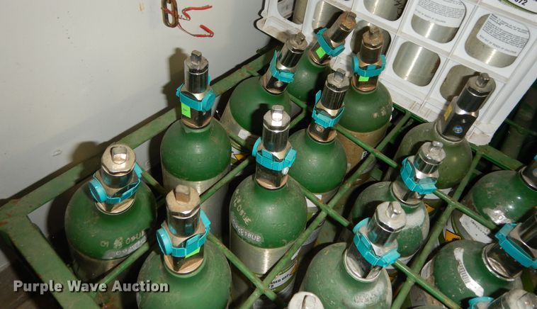 image for item JQ9988 Oxygen bottles