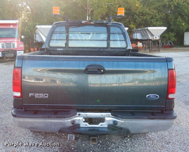 image for item KF9498 2004 Ford F250 Super Duty XL  SuperCab pickup truck