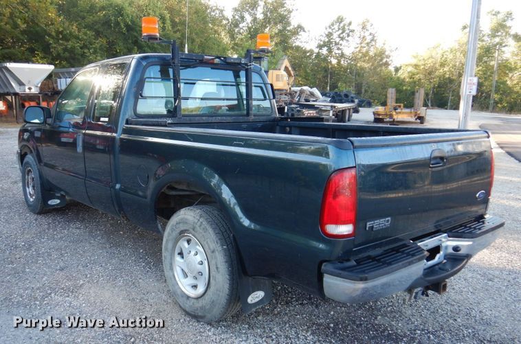 image for item KF9498 2004 Ford F250 Super Duty XL  SuperCab pickup truck