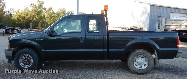 image for item KF9498 2004 Ford F250 Super Duty XL  SuperCab pickup truck