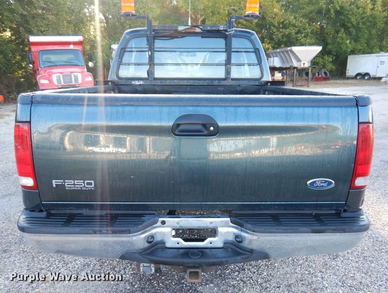 image for item KF9498 2004 Ford F250 Super Duty XL  SuperCab pickup truck