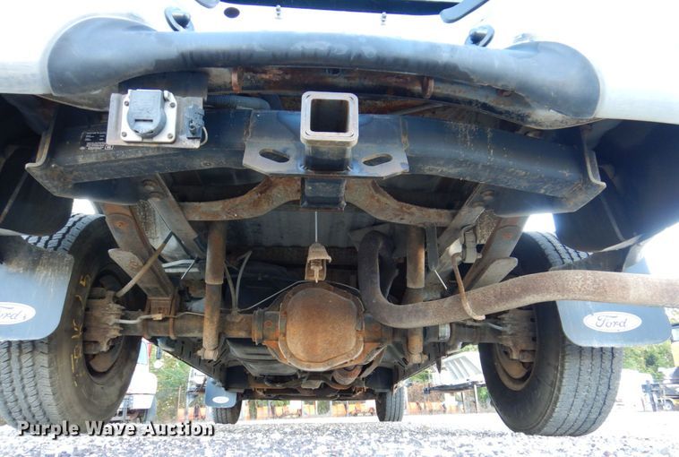 image for item KF9498 2004 Ford F250 Super Duty XL  SuperCab pickup truck