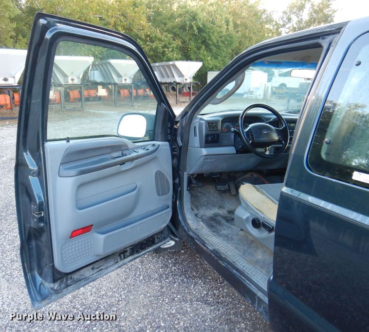 image for item KF9498 2004 Ford F250 Super Duty XL  SuperCab pickup truck