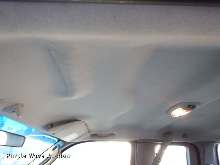 image for item KF9498 2004 Ford F250 Super Duty XL  SuperCab pickup truck