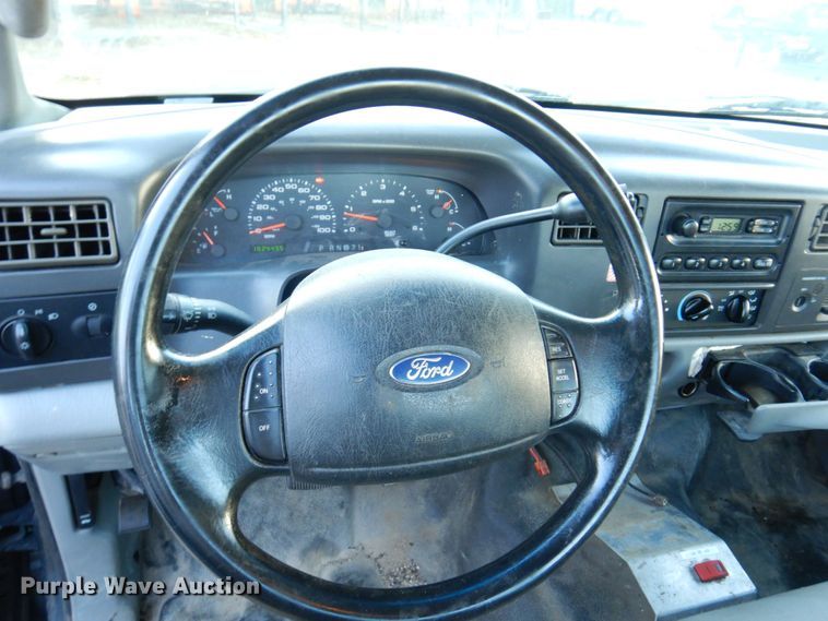 image for item KF9498 2004 Ford F250 Super Duty XL  SuperCab pickup truck