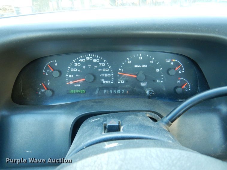 image for item KF9498 2004 Ford F250 Super Duty XL  SuperCab pickup truck