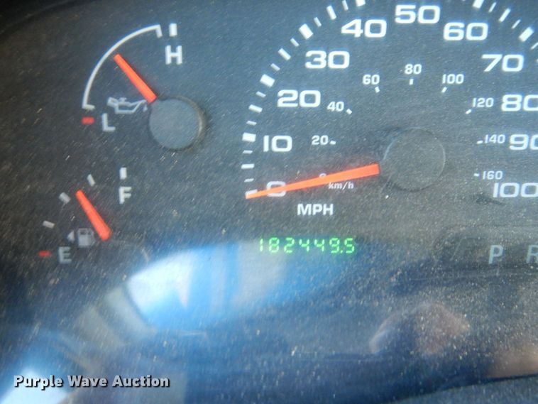 image for item KF9498 2004 Ford F250 Super Duty XL  SuperCab pickup truck