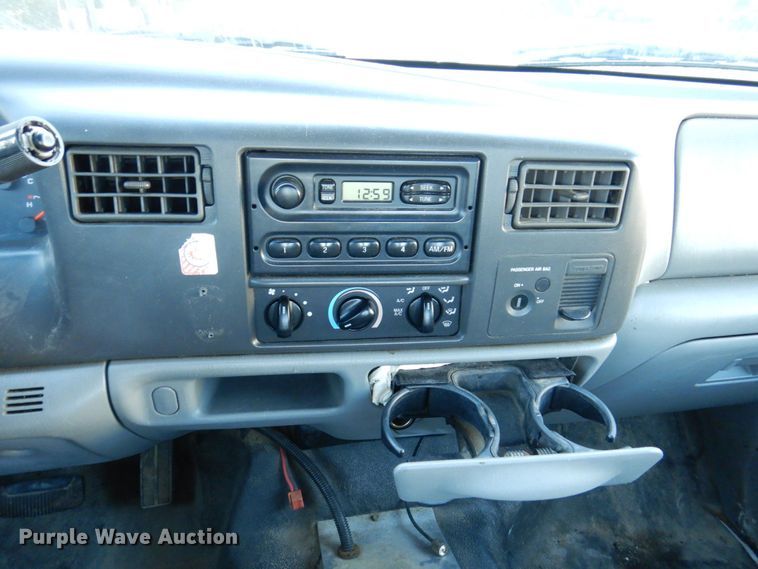 image for item KF9498 2004 Ford F250 Super Duty XL  SuperCab pickup truck