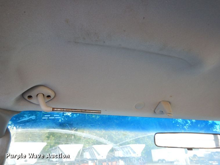 image for item KF9498 2004 Ford F250 Super Duty XL  SuperCab pickup truck