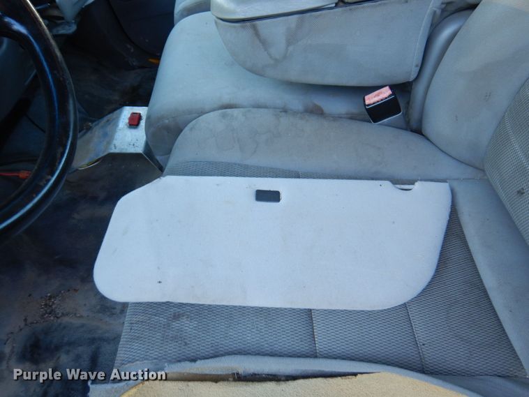 image for item KF9498 2004 Ford F250 Super Duty XL  SuperCab pickup truck