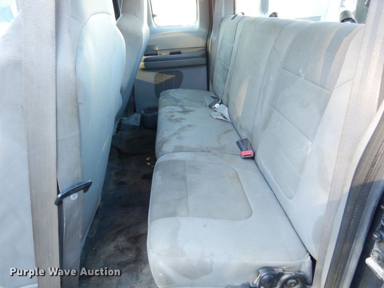 image for item KF9498 2004 Ford F250 Super Duty XL  SuperCab pickup truck