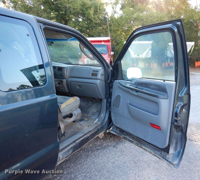 image for item KF9498 2004 Ford F250 Super Duty XL  SuperCab pickup truck